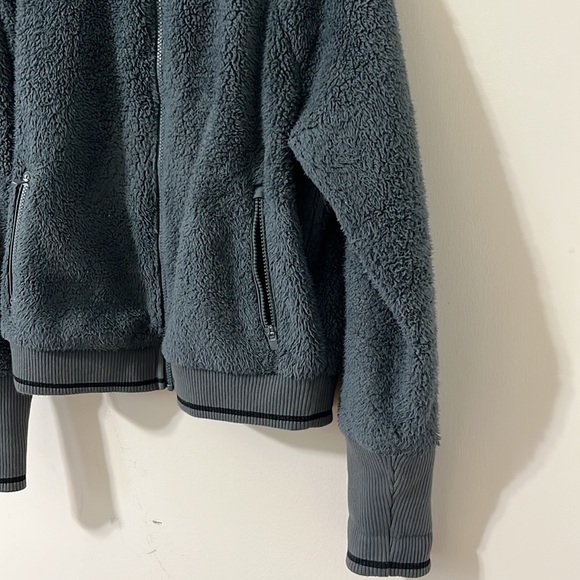 Athleta Tugga Sherpa Jacket Bali Green Size Medium - Picture 8 of 10